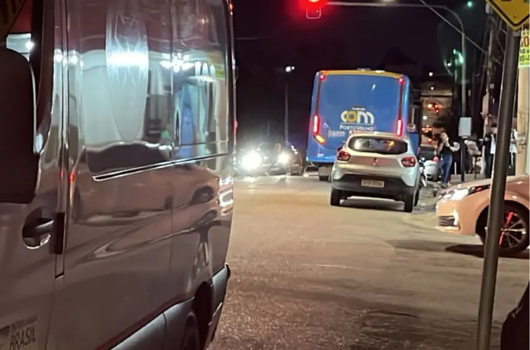 Dois acidentes no Centro de Porto Velho deixam motociclista e ciclista feridos