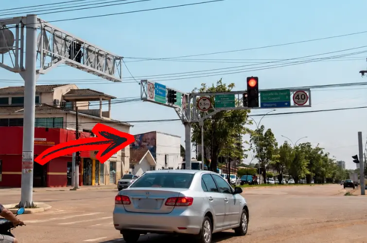Março registra mais de 22 mil infrações de trânsito em Porto Velho e avanço de sinal lidera ranking