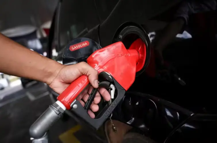 Como escolher posto de combustível confiável e evitar riscos de adulteração