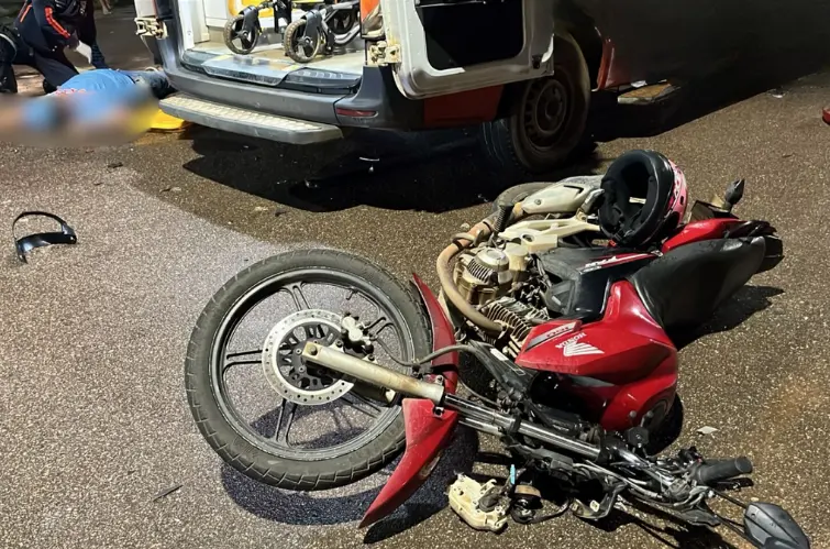 Motociclista sofre grave acidente após motorista avançar a preferencial em Porto Velho