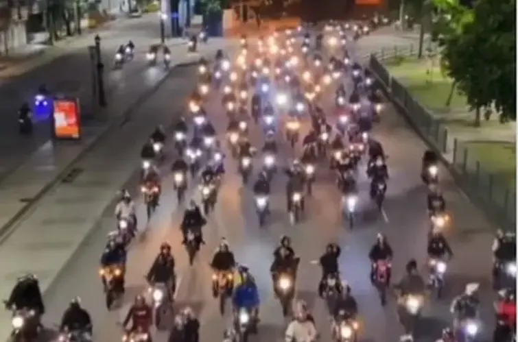 Mandado em aberto leva à prisão durante abordagem em ponto de manobras com motos em Ji-Paraná