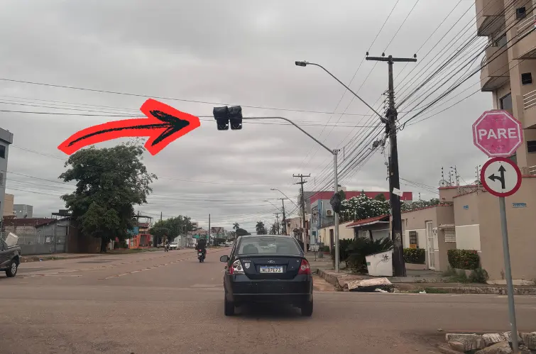 Semáforo começa a ser instalado em cruzamento da Rua Venezuela com a Av. Pinheiro Machado em Porto Velho