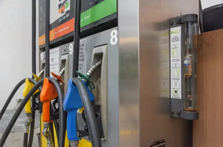 Municípios do RS decretam emergência por falta de diesel e alta nos preços