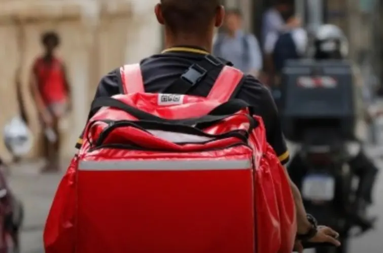 Governo determina mais transparência em corridas e entregas por aplicativo no Brasil