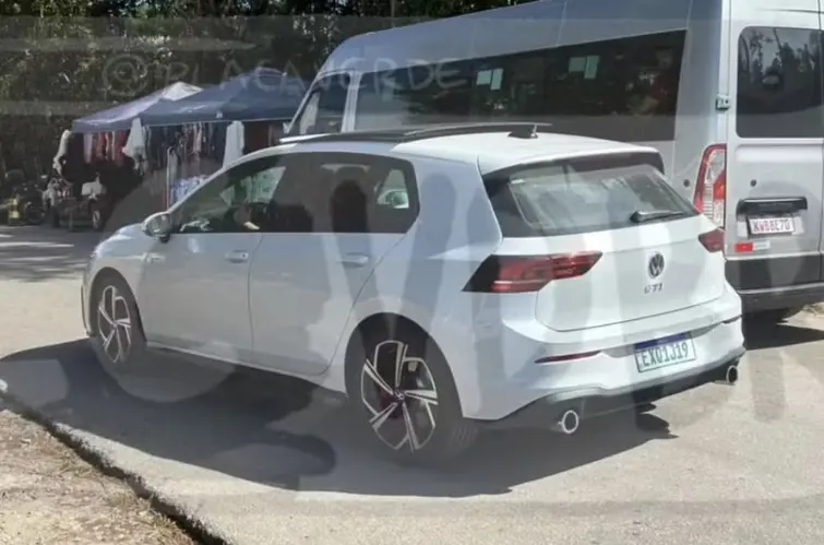 Novo Volkswagen Golf GTI é flagrado em testes no Brasil e deve chegar ainda em 2025