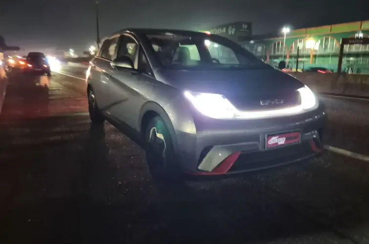 Nosso BYD Dolphin teve a roda quebrada na estrada e prejuízo passa de R$ 3 mil