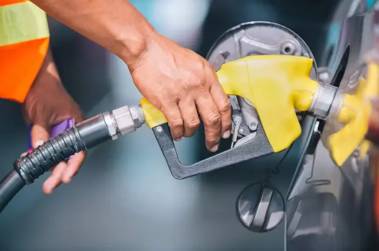 Gasolina está cara? Veja 5 dicas para dirigir de forma mais econômica