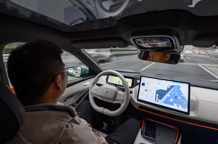 China aprova regras para carros autônomos que fazem manobras de risco