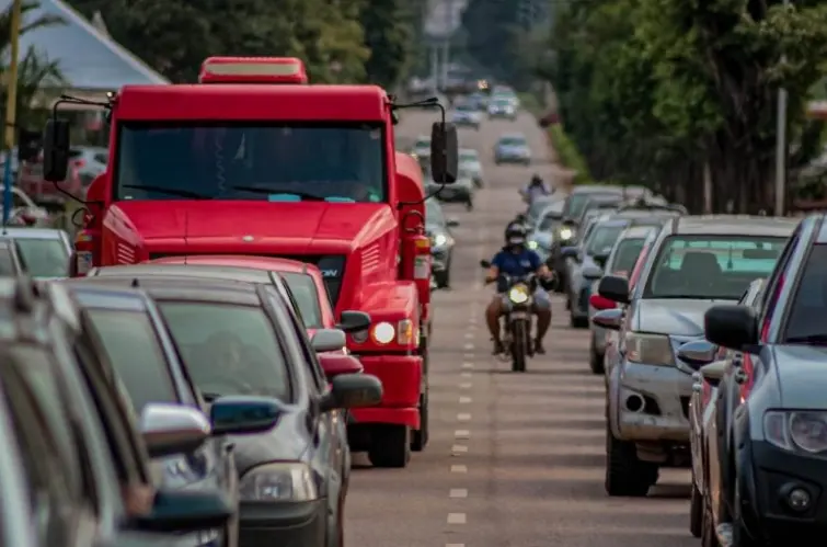 Proprietários com placas final 1, 2 e 3 devem regularizar licenciamento até amanhã (31)