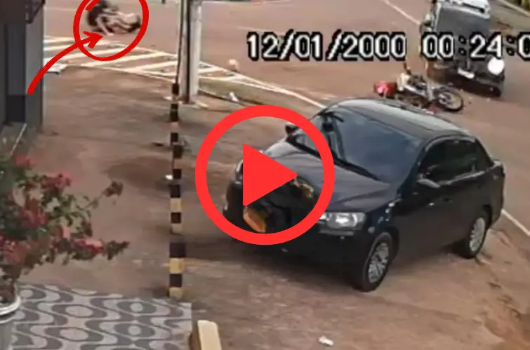 Vídeo registra violento impacto entre carro elétrico e motocicleta no Centro de Porto Velho