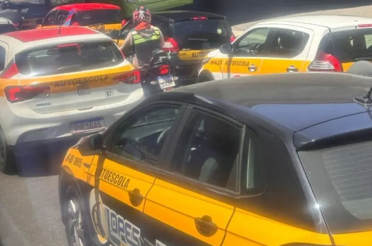 Após protestos, Governo Federal nega o fim das autoescolas e promete reduzir custos na formação de motoristas