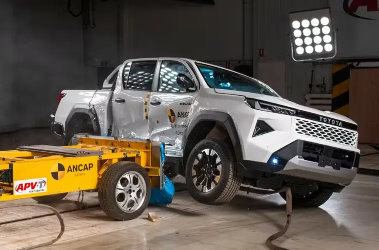 Nova Toyota Hilux recebe cinco estrelas em teste de segurança internacional
