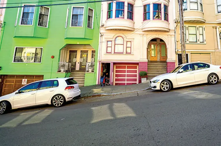 Apoiar rodas no meio-fio pode causar danos graves à direção e aos pneus, Entenda