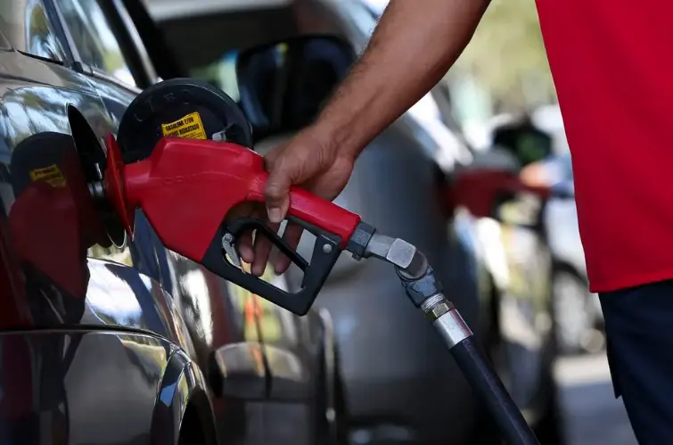 Governo quer aumentar mistura de etanol na gasolina para 32% ainda em 2026