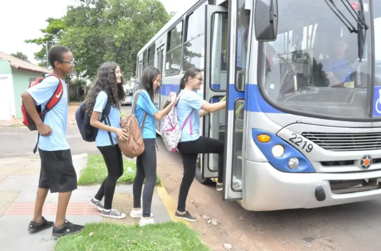Prefeitura garante transporte gratuito para participantes do Enem nos dois domingos de prova
