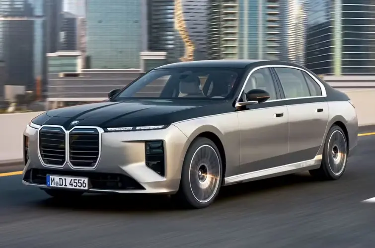 Novo BMW Série 7 ganha visual atualizado e cabine com tecnologia inspirada no iX3